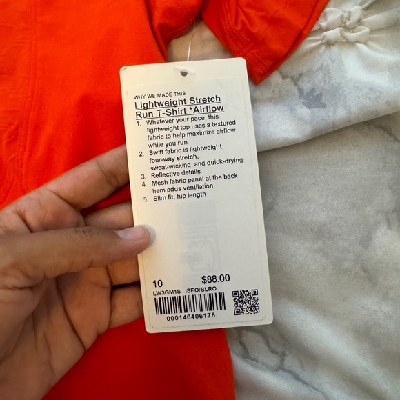 NEW WITH TAG Lightweight Stretch Running T-Shirt
Airflow - Picture 8 of 12